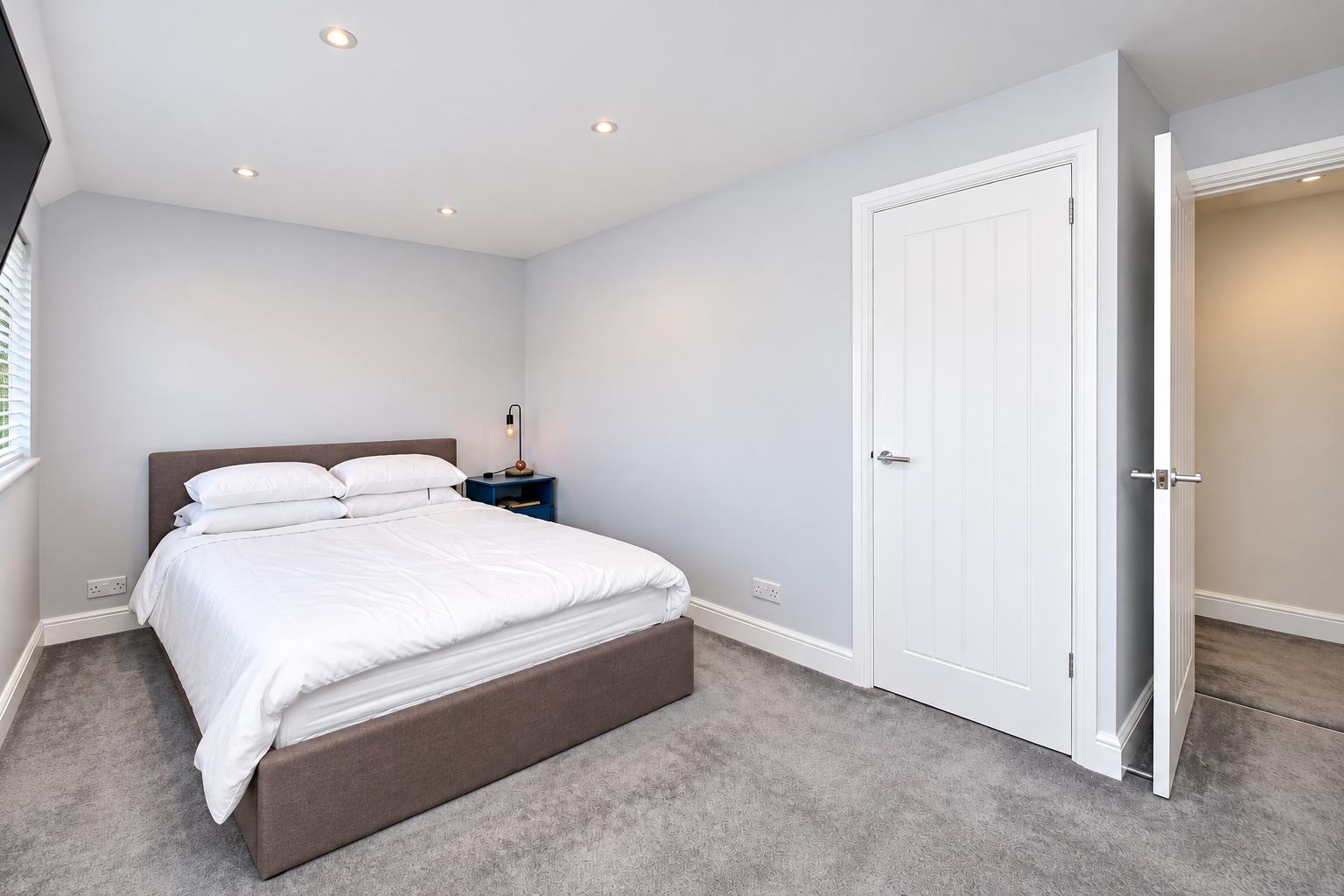 Warwick Road, Milton Keynes